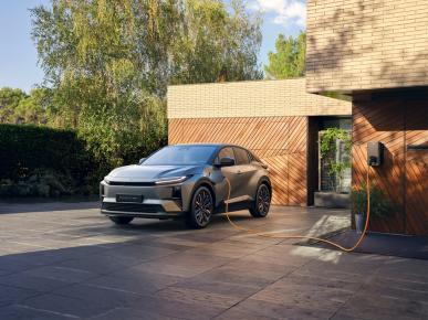 Toyota C-HR+